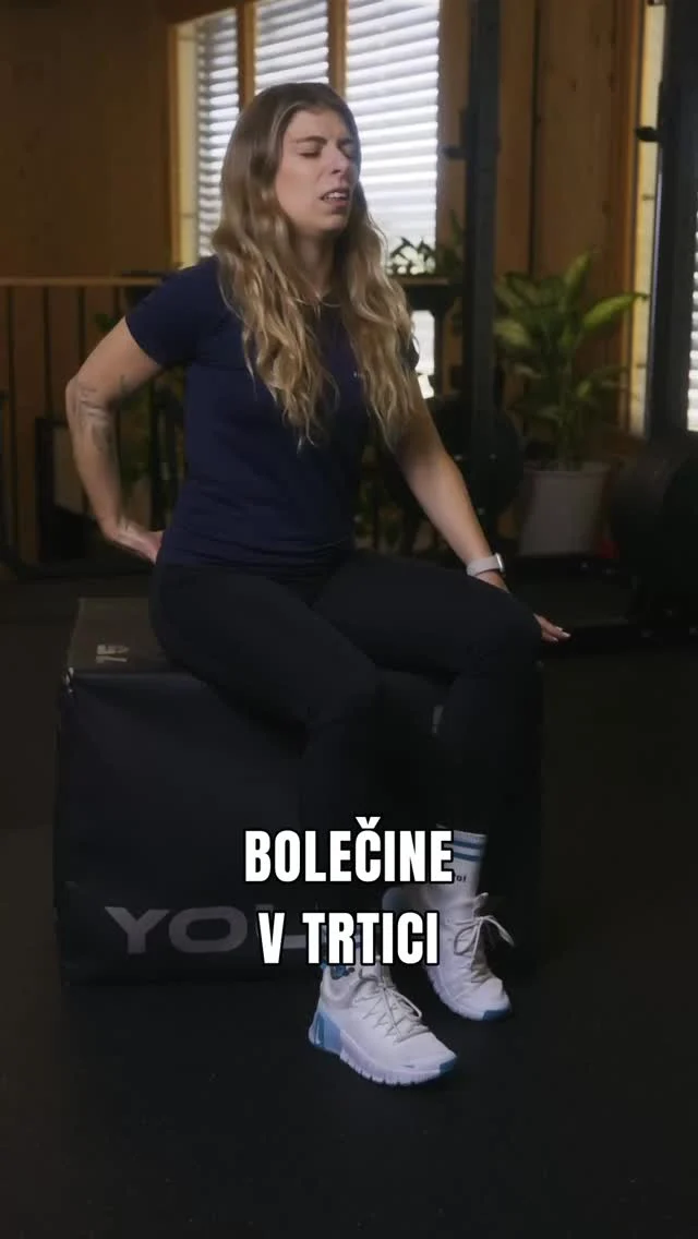 Bolečina v trtici je pogostejša, kot si misliš - pri nekaterih lahko traja nekaj mesecev ali celo dlje 🫨Če tudi tebe začne boleti trtica po dolgotrajnem sedenju, ti telo sporoča, da začneš ukrepati.Dobra novica? Veliko si lahko pomagaš sam 💪👀 V videu si poglej 3 preproste vaje, ki ti pomagajo zmanjšati napetost in olajšati bolečino.Če pa bolečine ne minejo, se oglasi pri nas 🥰